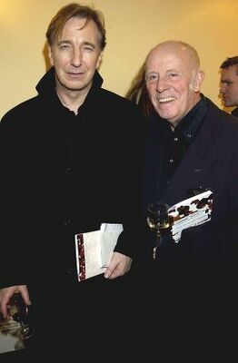 alanrickman2002whenlovespeakgala009.jpg